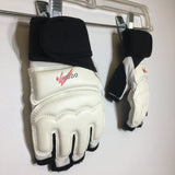 Mudo Taekwondo Gloves - Size Small - Pre-owned - DF2S97