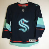 NHL Youth Seattle Kraken Jersey (Minor Staining) - Size Small - Pre-Owned - 6SG2BU