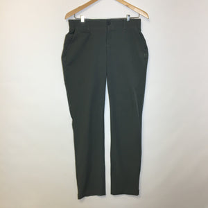 Under Armour Women's Fitted Golf Pants - Size 6 - Pre-Owned - C4C949