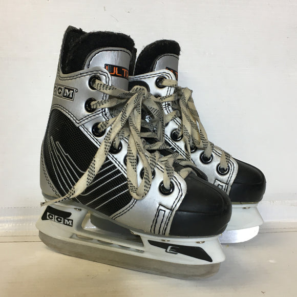 CCM Kids Skates - Size 8J - Pre-Owned - FC1VFH