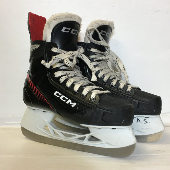 CCM Kids Hockey Skates - Size 3 - Pre-Owned - H3FJC4