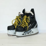 CCM Kids Tacks 9040 Hockey Skates - Size 1 - Pre-Owned - J4TFDP