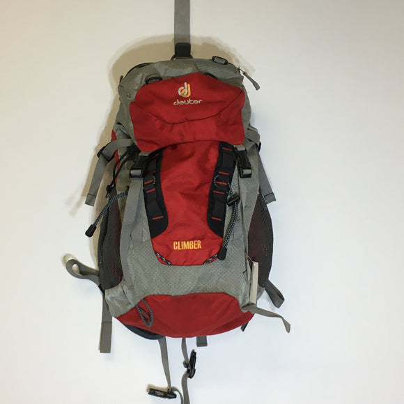 Deuter Daypack - Size: 22L - Pre - Owned - NSR7R1