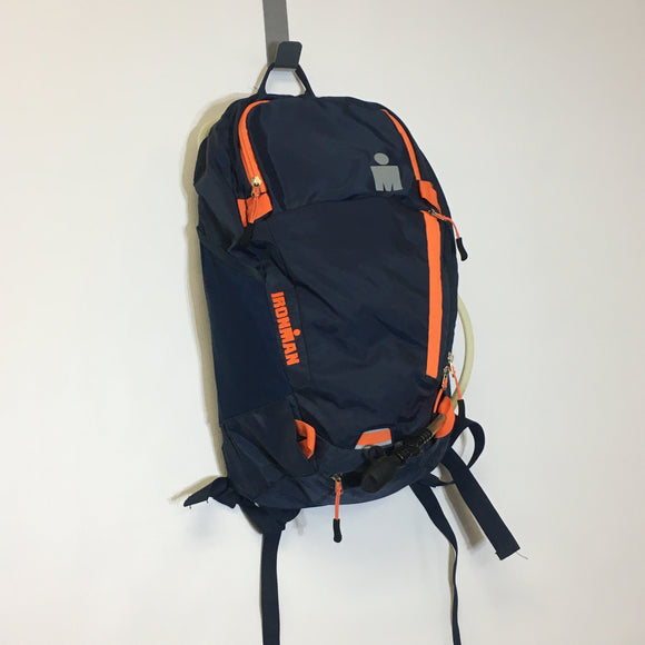 Ironman Hydration Backpack w/ Bladder - Size 2L - Pre-Owned - T6AL7Y