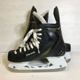 CCM Tacks 4052 Kids Hockey Skates - Size 5Y - Pre-Owned - U5QT28