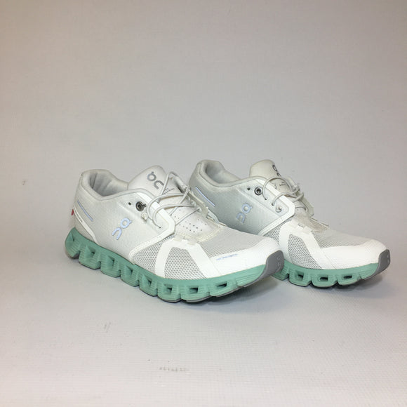 ON Womens Could Tec Sneaker -Size 8 - Pre-Owned - UN11AC