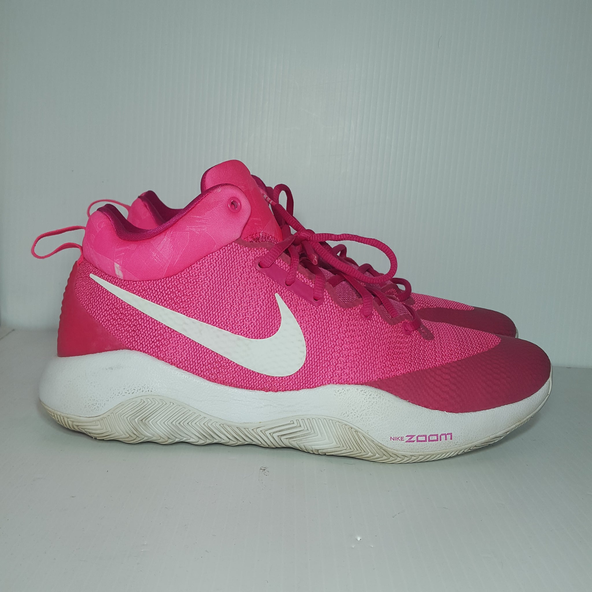 nike breast cancer shoes men's