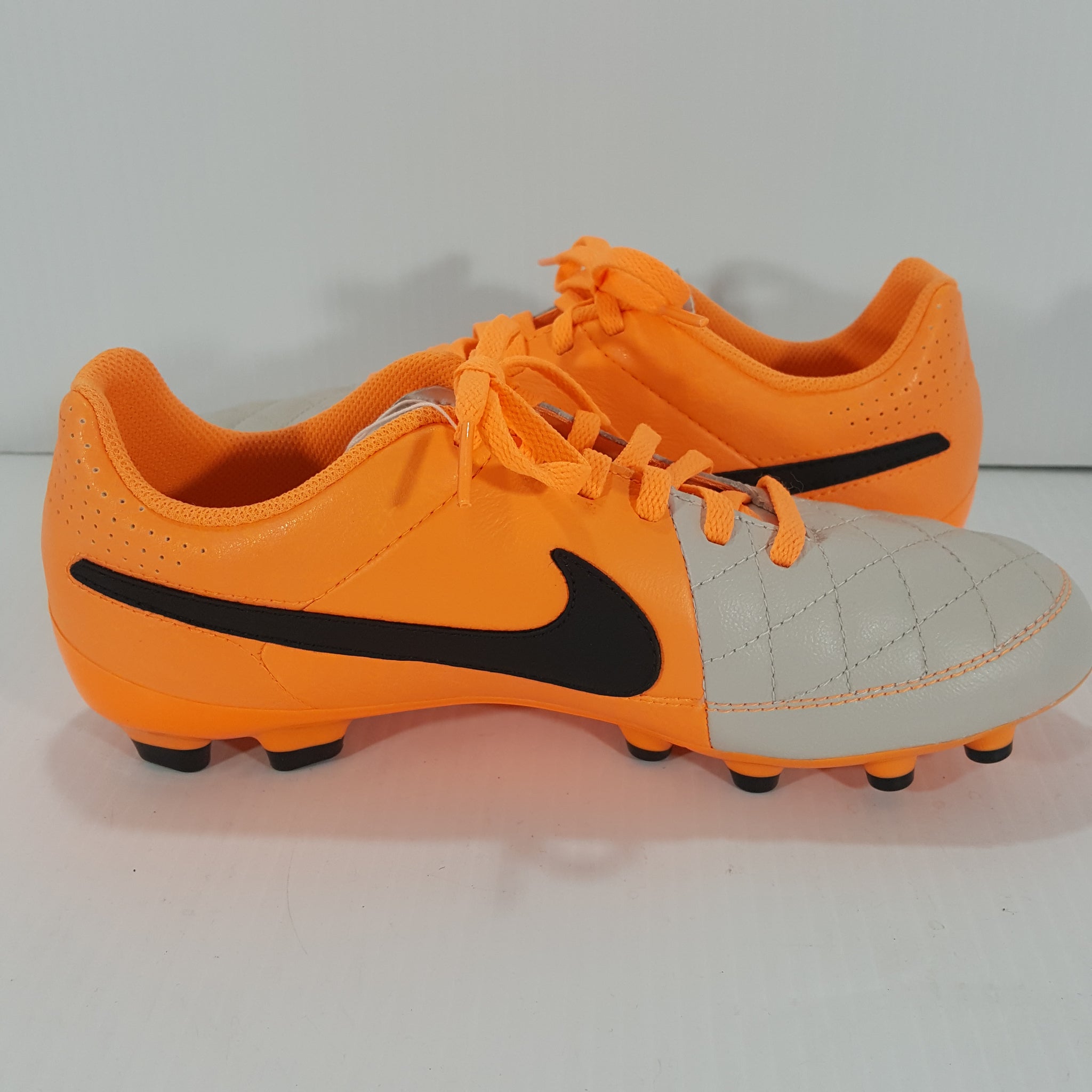 Nike Youth Outdoor Soccer Cleats Size 5.5Y Pre Owned 6RXQT8 Gear Stop Outdoor Solutions